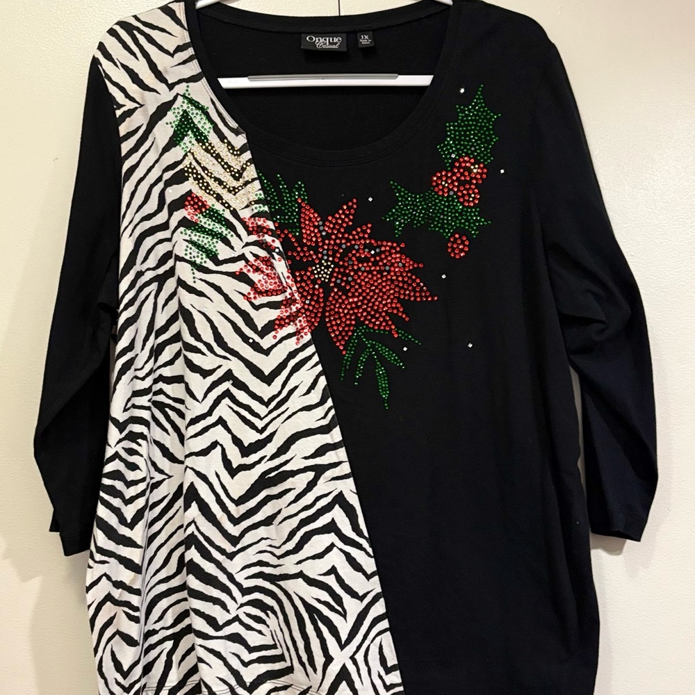 Black and White Asymmetrical Graphic Blouse - Picture 1 of 5